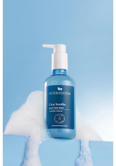 Cica Soothe Milky, Hassas Ve Kızarık Ciltler İçin Nemlendirici Bariyer Onarıcı Yüz Temizleme Jeli 250 Ml