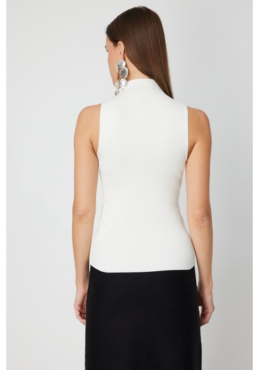 On Kadın Taşlı Kolsuz Triko Bluz 66375 Krem Krem