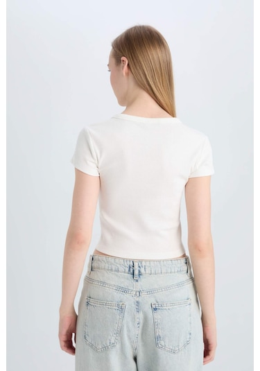 DeFacto Coool Fitted Bisiklet Yaka Basic Düz Fitilli Kaşkorse Kısa Kollu Beyaz Tişört E0287AX25SMWT32 DeFacto Coool Fitted Bisiklet Yaka Basic Düz Fitilli Kaşkorse Kısa Kollu Beyaz Tişört E0287AX25SMWT32