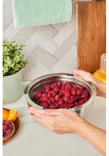 Karaca Mutfaksever Ice Hot Bowl Çift Cidarlı Ve Su Hazneli Çelik Servis Kasesi 20 Cm Gümüş