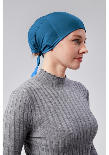 Kadın Tesettür Likralı Penye Dikişsiz Kaymaz Düz Bağlamalı Bone Petrol Mavisi