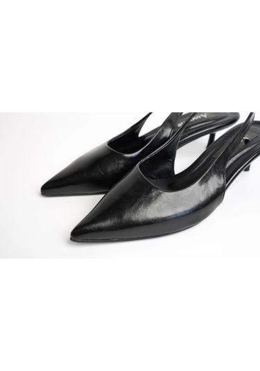 Assortie Siyah İnce Topuklu Slingback Ayakkabı Siyah