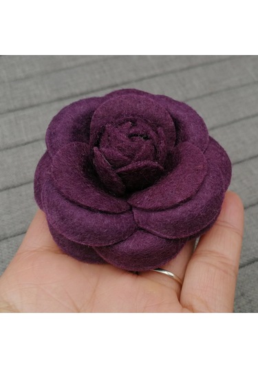 Lüks Siyah Beyaz Kumaş Kamelya Çiçek Broşu Kadın Büyük Gül D Purple- Wool 7cm Mor Çok Renkli