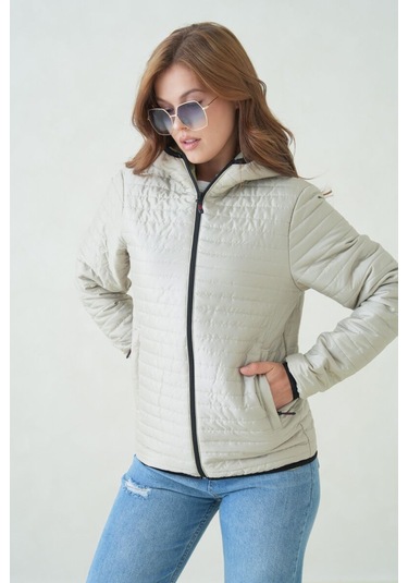 İçi Astarlı Su Ve Rüzgar Geçirmez Cepli Kapüşonlu Kadın Mont Çağla