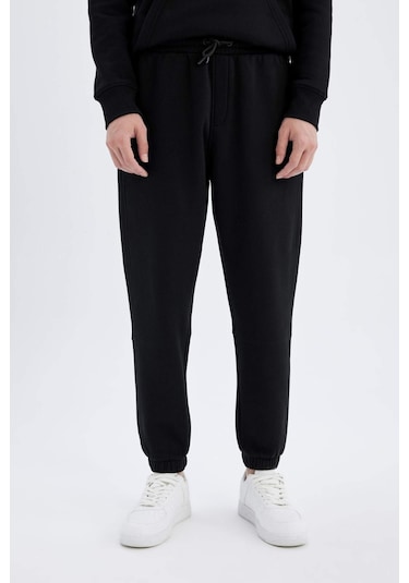 DeFacto Regular Fit Eşofman Altı Cepli Beli Bağcıklı Lastikli Paça B6155AX24AUBK81 DeFacto Regular Fit Eşofman Altı Cepli Beli Bağcıklı Lastikli Paça B6155AX24AUBK81