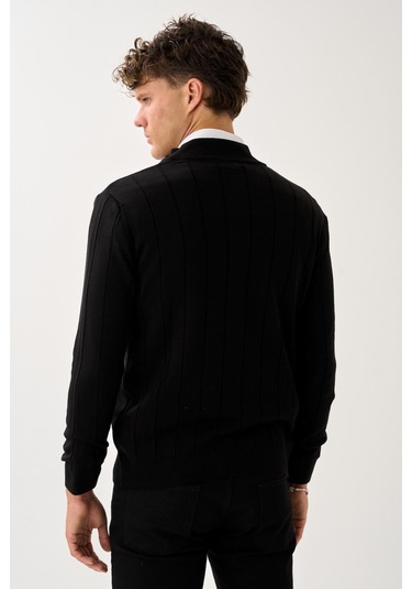 Dikey Dokuma Desenli Fermuarlı Triko Kazak Siyah