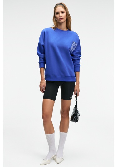 AUDRA Kadın Oversize Yuvarlak Yaka Nakış Detaylı Mavi Sweatshirt