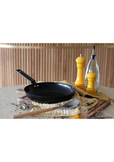 Tava - Menastyl - 6020637 - Dövme Alüminyum - 26 Cm - Siyah - İndüksiyon Dahil Tüm Ocaklar İçin Uygundur