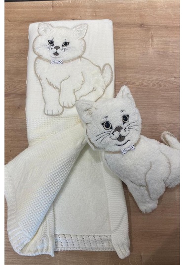 Oyuncak Hediyeli Bebek Triko Battaniye 90x90 Cm Krem Krem