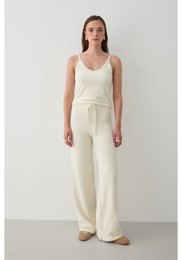 Ekru Yumoş Üçlü Takım Ekru