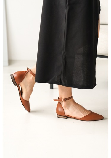 Misty Taba 2 Cm Topuklu Bilekten Bantlı Sivri Burun Günlük Babet Taba