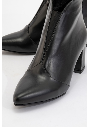 Finda Siyah Hakiki Deri Kadın Kalın Topuklu Bot Siyah