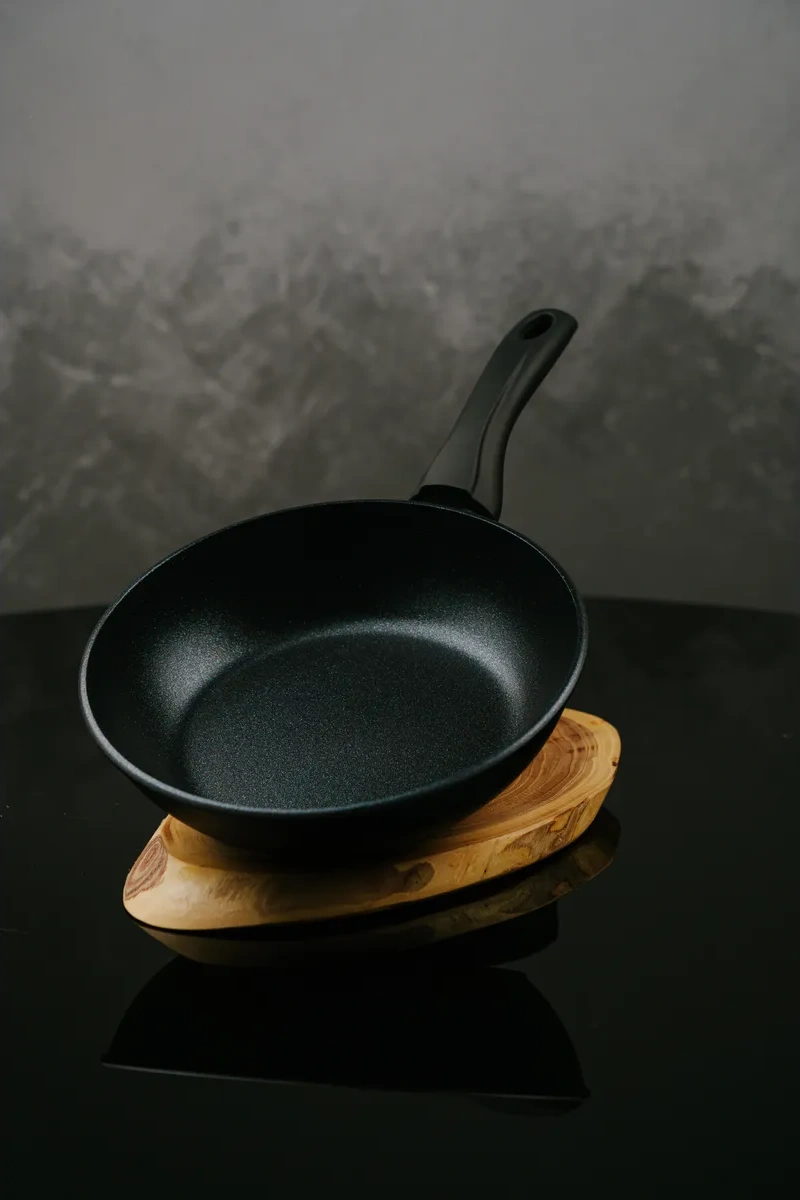 Astix 22 Cm Yerleşmeyen Tava, Kalın Tabanlı 305241452 Gümüş