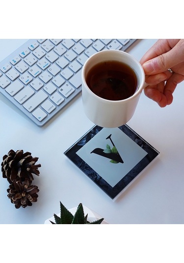 Decorita Cam Bardak Altlığı V Harfli Tasarım 4'lü Takım 10 x 10 CM Çok Renkli