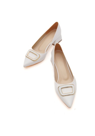 Scenic Beyaz Tokalı 4cm Sivri Burun Topuklu Ayakkabı Beyaz