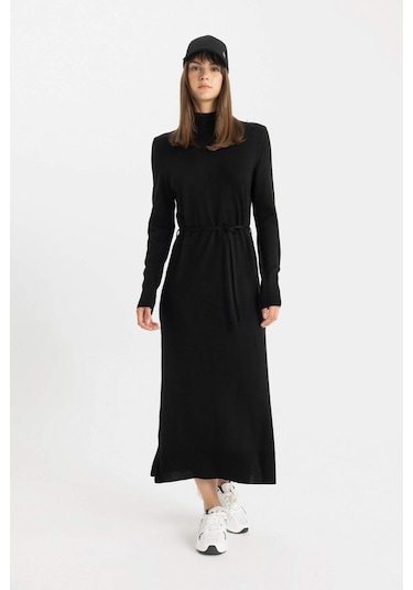 Defacto Regular Fit Yarım Balıkçı Yaka Basic Düz Yırtmaçlı Uzun Kollu Maxi Triko Elbise A9807AX24WNBK53 Siyah