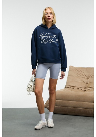 KIKRES Kadın Kapüşonlu Nakış Detaylı Oversize Lacivert Sweatshirt