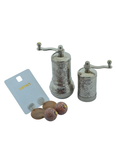 Motifli Baharat Değirmeni Gümüş Renk 2 Li Set Top Küpe Hediyeli