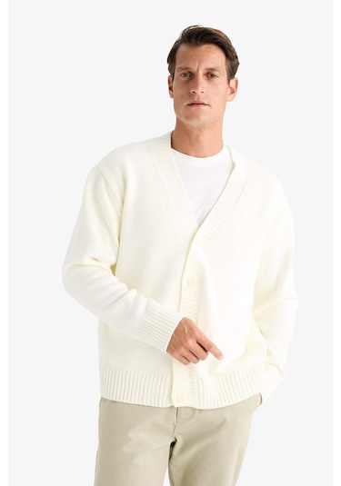 DeFacto Relax Fit V Yaka Düğmeli Triko Hırka E5343AX24WNER100