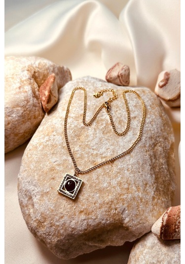 Siyah Taşlı Kare Kesim Zirkon Model Altın Gold Renk Zincir Kadın Paslanmaz Çelik Kolye