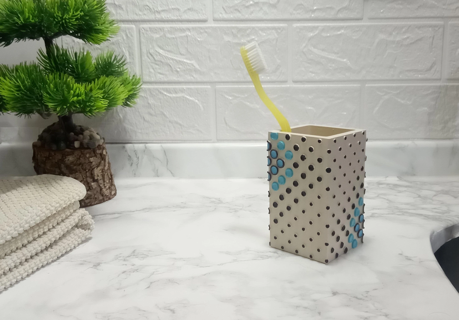 2 Adet Diş Fırçalık Ve Macunluk Puanlı Poliresin 6x6x10cm 200ml Banyo Seti Çok Renkli