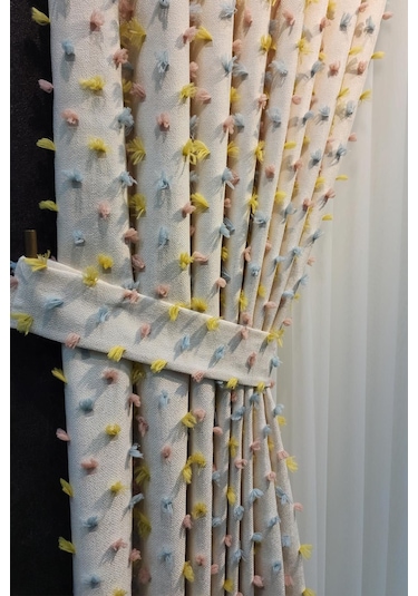 Pastel Püsküllü Fon Perde Krem Renk - Modern Ve Neşeli Tasarım Krem