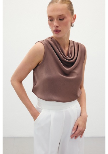 Sateen Degaje Yaka Saten Bluz - Kahve-136069 Kahve