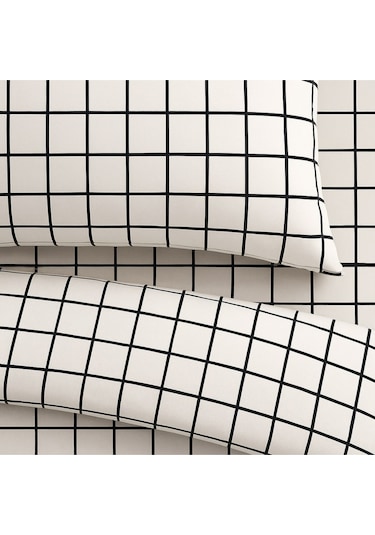 Çift Kişilik Desenli Nevresim + 2 Adet Kapaklı Yastık Kılıfı Beyaz