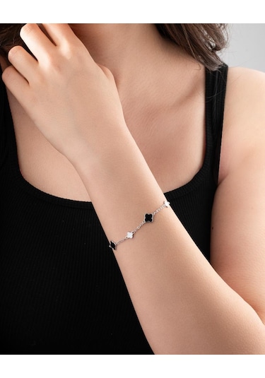 925 Ayar Rodyum Siyah-beyaz Mineli Yonca Charm Gümüş Bileklik Rb10071