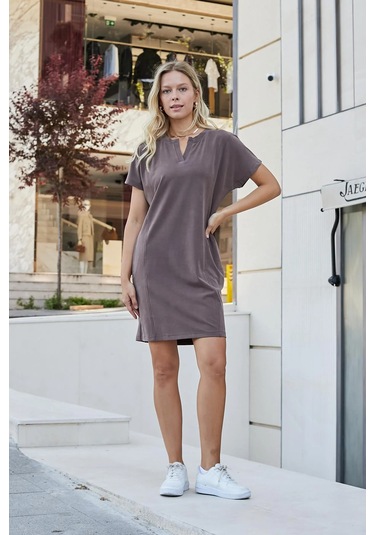 Kadın Modal İpeksi Hafif Esnek Kumaş Geniş Sıfır Yaka Patlı Düşük Omuzlu Yan Cepli Diz Boy Elbise-kahve Kahve Kadın Modal İpeksi Hafif Esnek Kumaş Geniş Sıfır Yaka Patlı Düşük Omuzlu Yan Cepli Diz Boy Elbise-kahve Kahve