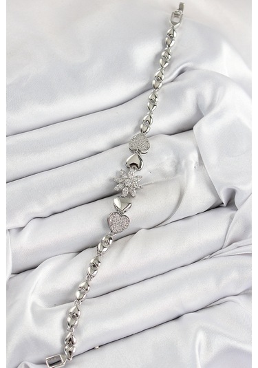 Pirinç Zirkon Taşlı Kalp Detaylı Çiçek Model Gümüş Renk Kadın Bileklik - Tj-bb7528 Gümüş