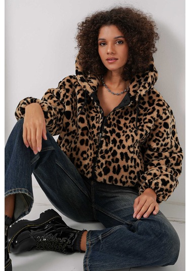 Gabria Kapişonlu Desenli Kısa Mont Leopar