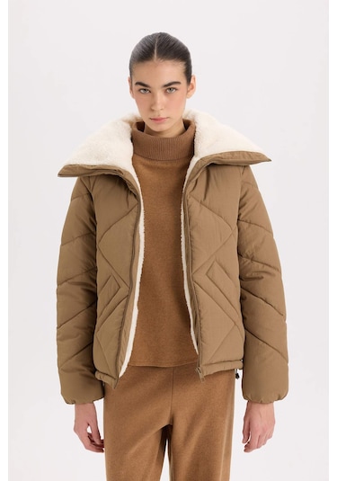 DeFacto 	Su İtici Puffer Şişme Mont Kapitoneli İçi Suni Kürklü Rüzgar Geçirmez Cepli A0756AX24WNBN495