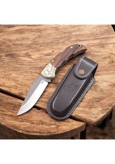 N690 Böhler Çelik Gravürlü Balçıklı Yaylı Çakı Bir Dokunuşla Hazır,her Durumda Güvenilir. Açık Kahverengi