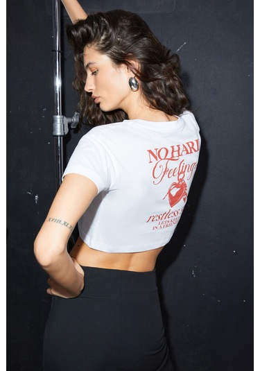 MORAN  Kadın %100 Pamuk Beyaz - Kırmızı Baskılı T-Shirt