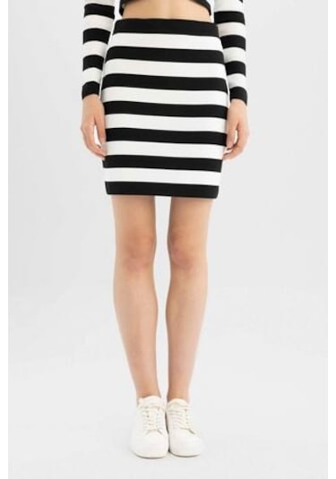 Defacto Coool Slim Fit Dar Kesim Esnek Belli Çizgili Mini Triko Etek C7128AX24WNBK27 Siyah