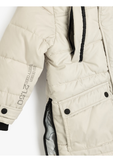 Koton Kürklü Kapşonlu Mont Kapaklı Cepli Fermuar Detaylı Rüzgar Korumalı Gri 5wkb00017tw Gri