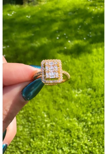 Zirkon Ve Baget Taşlı Ayarlanabilir Gold Renk Marka Yüzük Gold