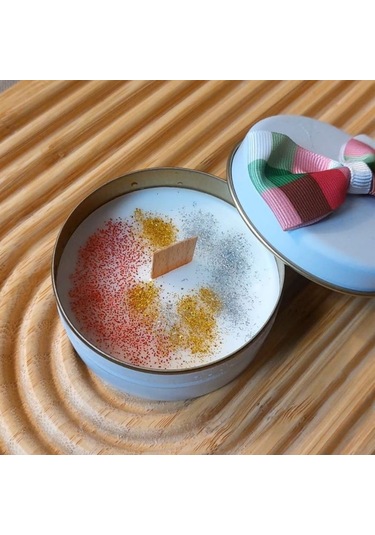 Uretti - Ayşe 7362 2654 El Yapımı Amber Çiçeği Kokulu Metal Kutuda Mum - 3 X 7 Cm Beyaz