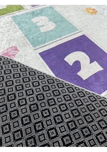 Kaymaz Tabanlı Ince Yıkanabilir Çocuk Halısı Sek Sek