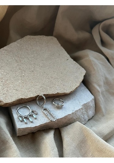 Gümüş Renkli Taşlı Oval Üçlü Küpe