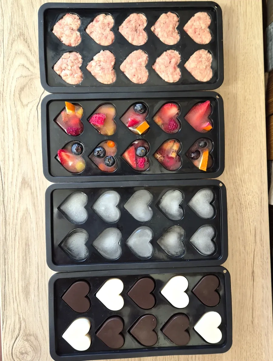 Barvk Kalp Şeklinde Kapaklı Silikon Buz Kalıbı 405688029 Siyah