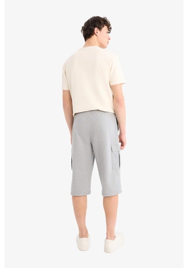 DeFacto Slim Fit Dar Kesim Kargo Cepli Basic Düz Kapri Şort T4693AZ25SMGR210