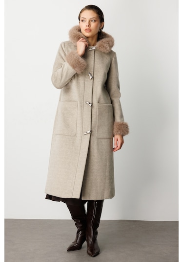Ekol Kadın Yakası Ve Kolları Kürklü Kaşe Kaban 6055 Vizon Vizon