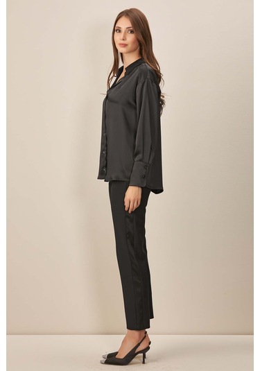 V Yaka Siyah Desenli Gömlek Siyah