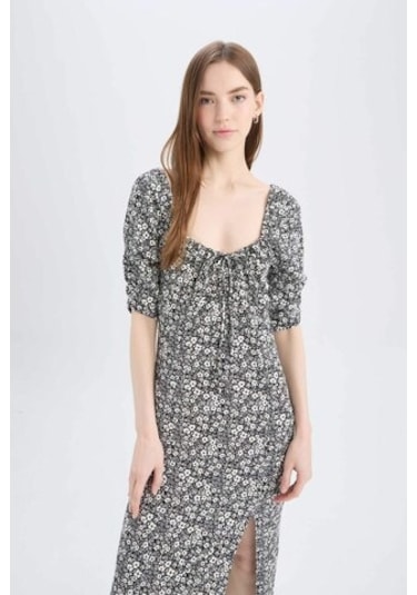 DeFacto Bodycon Vücudu Saran Kare Yaka Çiçek Desenli Bürümcük Yarım Kol Midi Elbise Z5262AZ25SPBK81