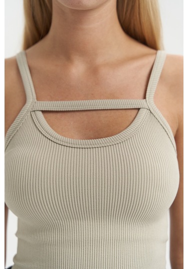 3396 - Noam Soft Haki Ön Detay Fitilli Crop Haki