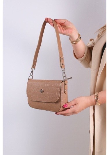 Orta Boy 2 Askılı 5 Bölmeli Hafif Ve Kibar Model Kadın Omuz Çanta 001