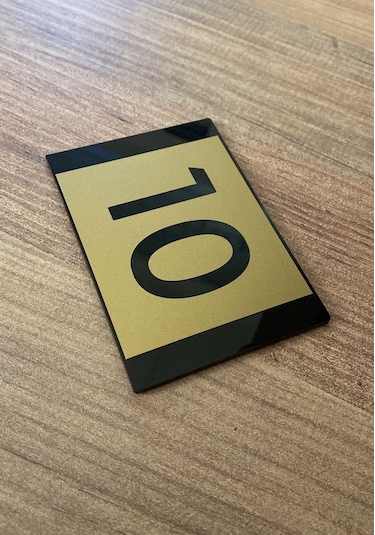 Minimal Gold Tasarım Kapı Numarası
