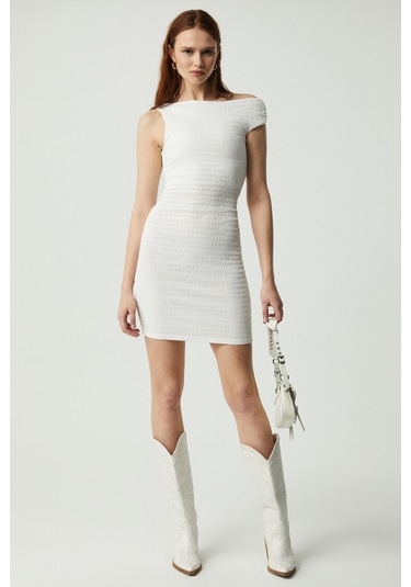 INNSA Kadın Bürümcük 3 boyutlu Kumaşlı Tek Omuzlu Bodycon Ekru Elbise